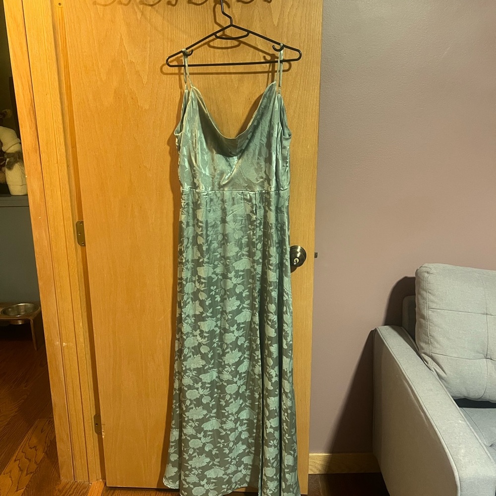 Lulu's Satin Floral Chemise - Sage Green